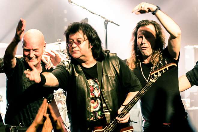 Chris Slade returns to Aussie hard rock band AC/DC