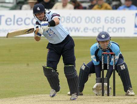 Darren Stevens amongst the runs against Scotland