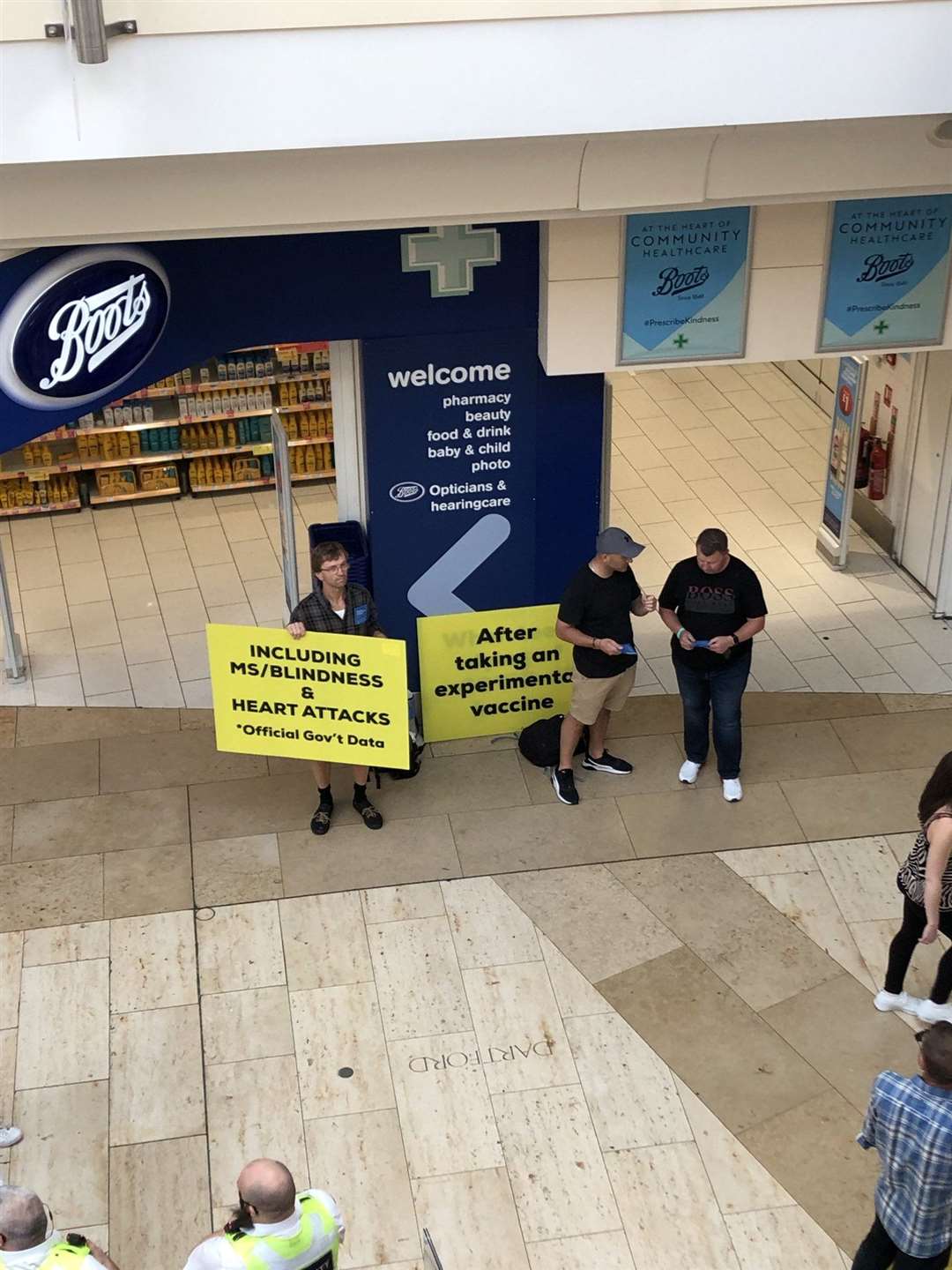 The man holding the placard told KentOnline he doesn't oppose all vaccines, but has safety concerns with Covid jabs. Picture: Rhuairi