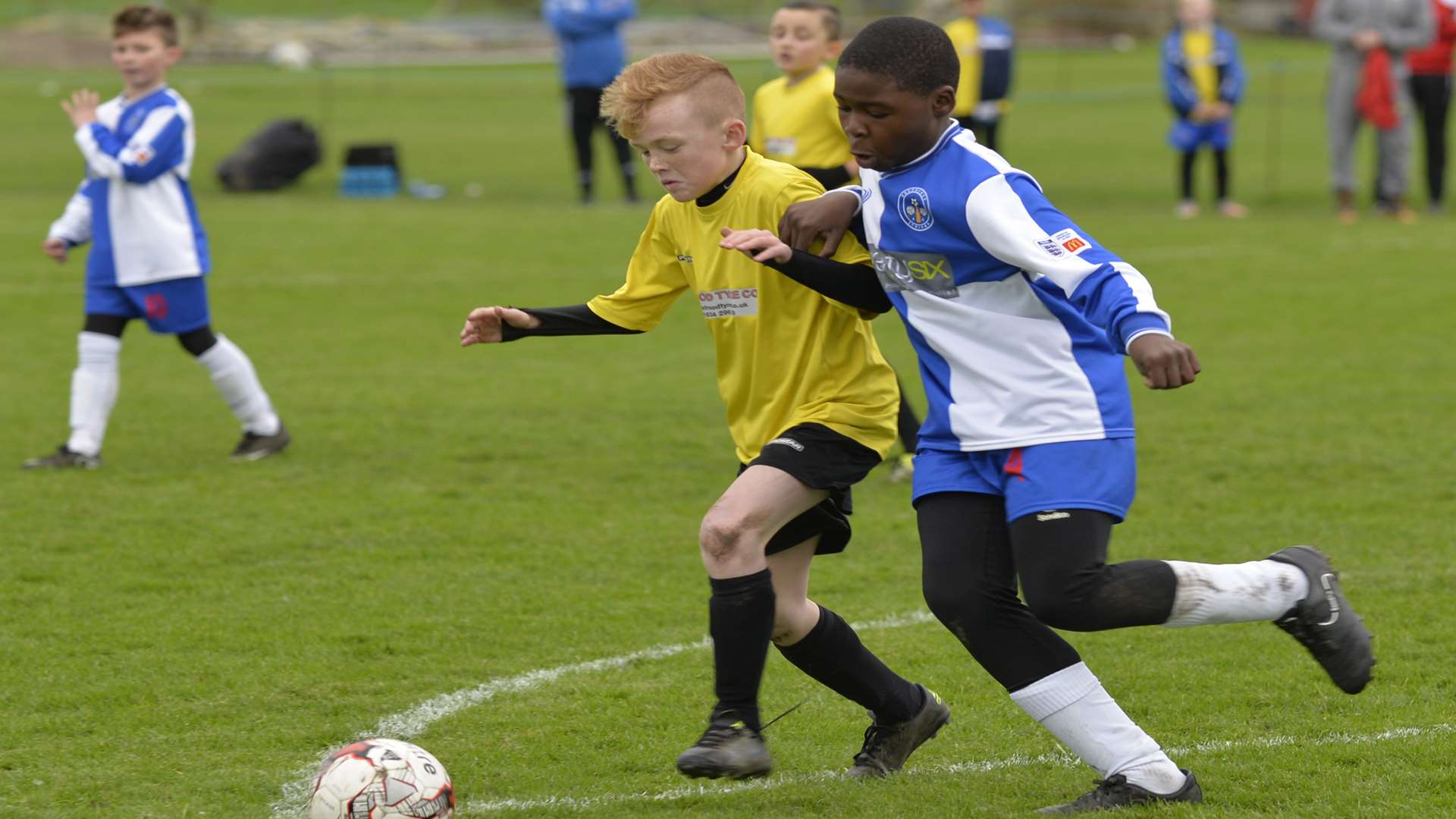 Bredhurst Juniors Youth under-11s (blue) go up against Bredhurst Juniors Picture: Ruth Cuerden