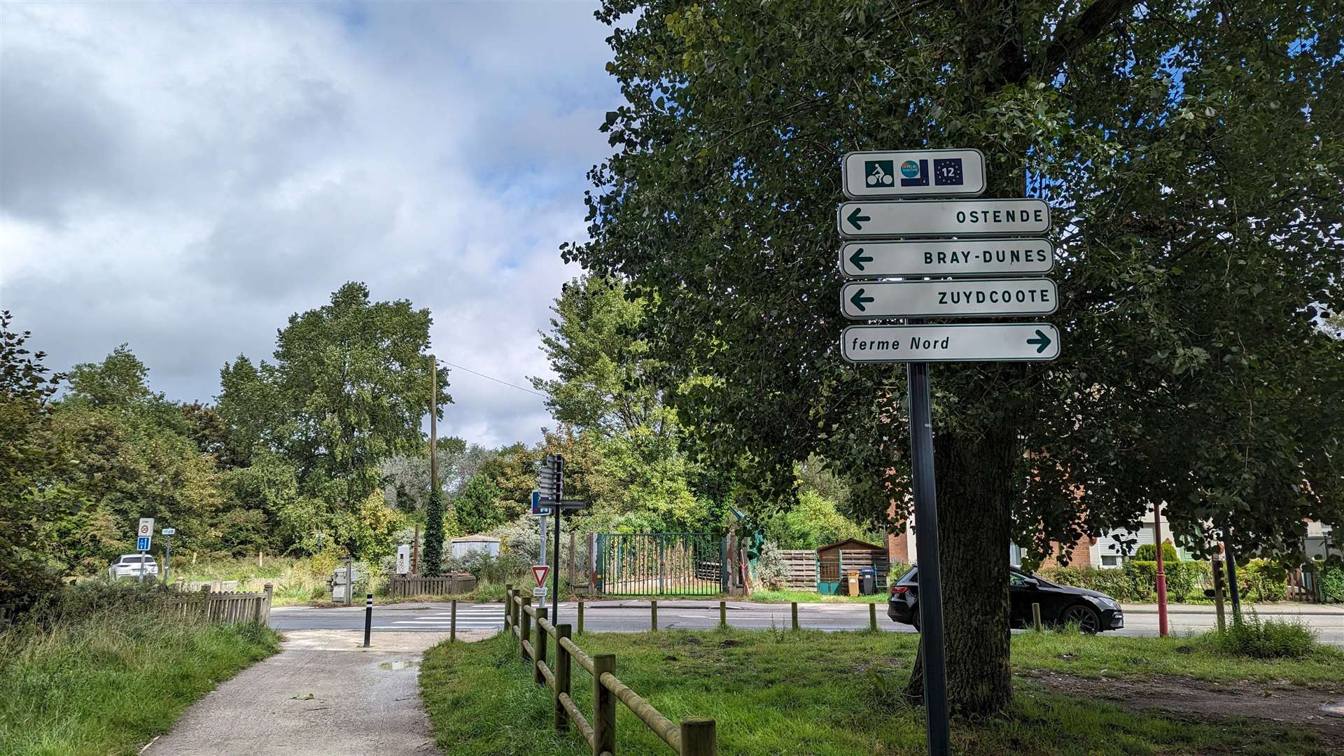 The coastal cycle route from France to Belgium is well-signposted and makes for a relaxing ride