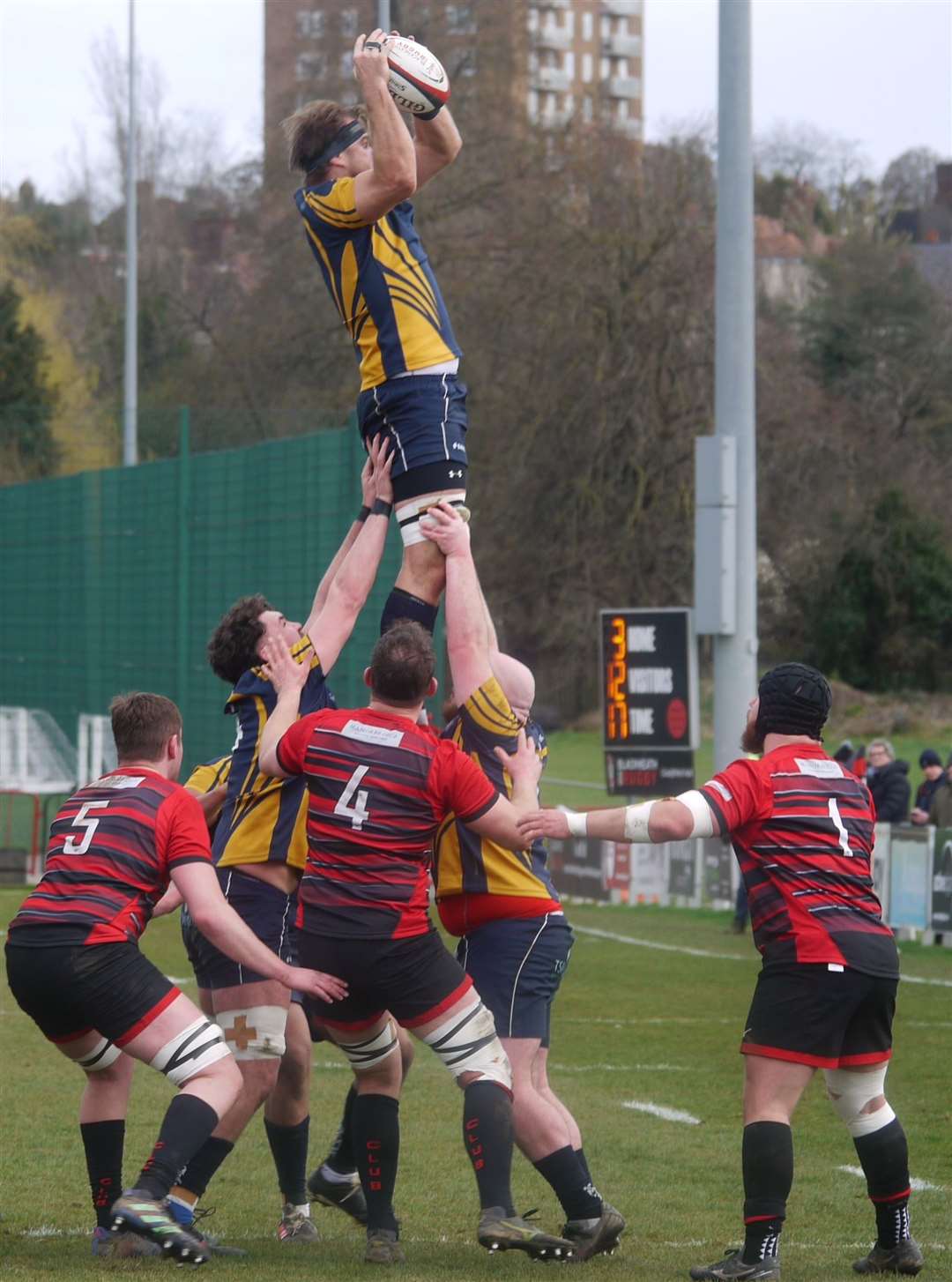 Tonbridge Juddians keep possession at a lineout against Blackheath. Picture: Adam Hookway