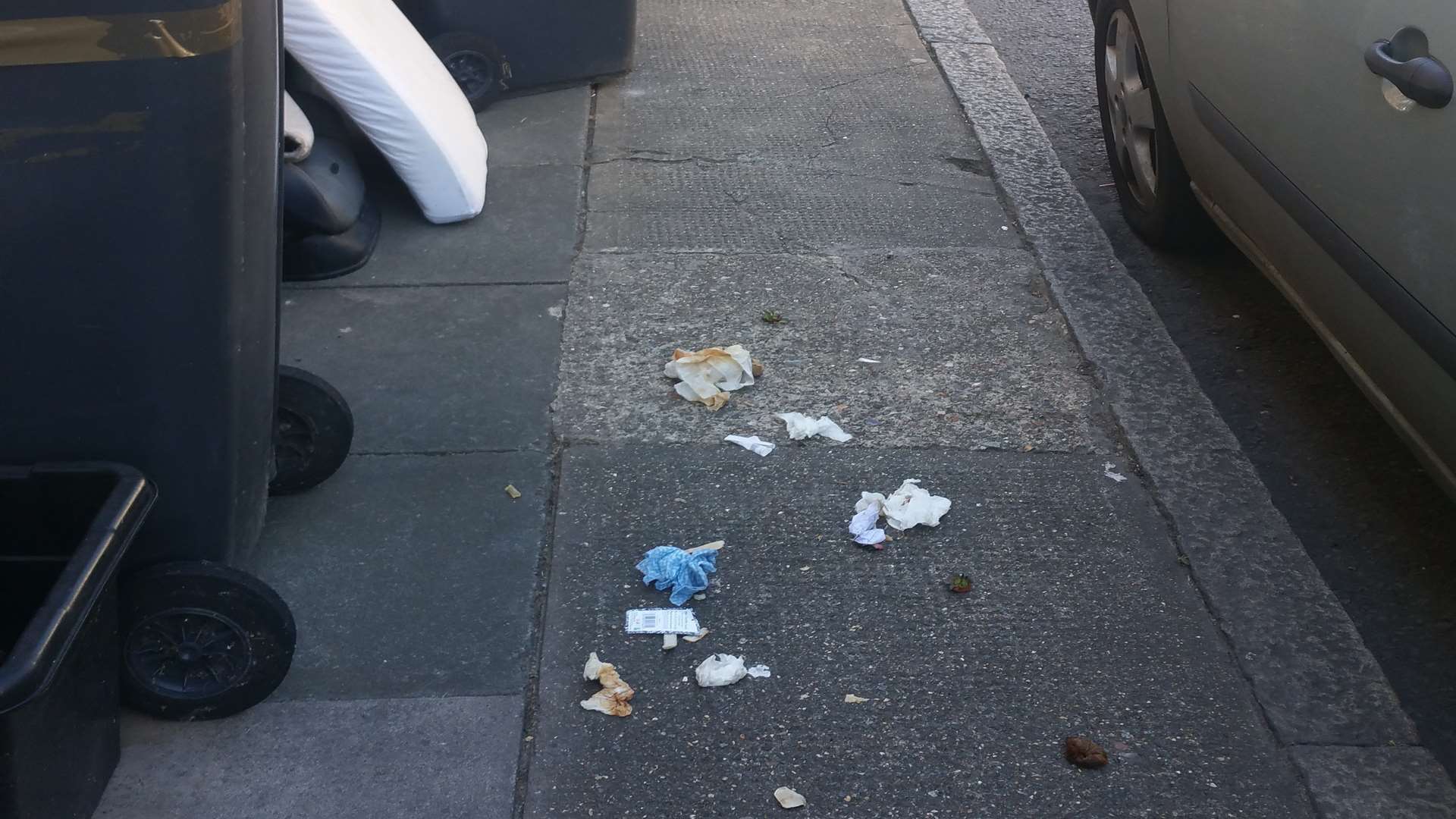 Mount Pleasant Road, Dartford, after the bin men had been