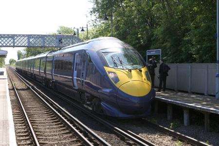 Southeastern High Speed train at Sandwich station