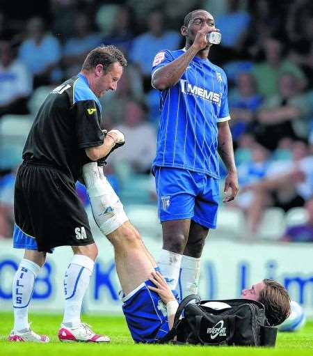 Gillingham v Shrewsbury