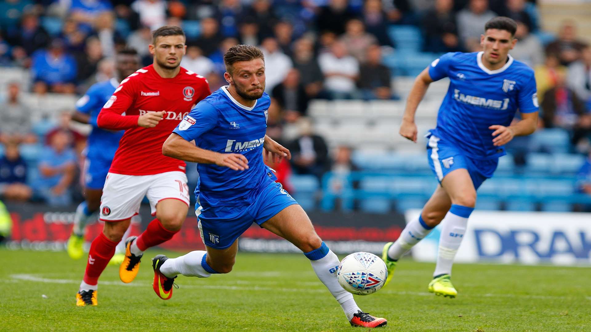 Luke O'Neill bursts forward Picture: Andy Jones