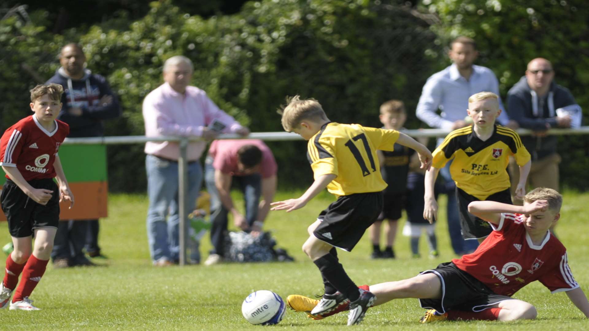 Thamesview Youth (red) challenge Thamesview United during the Under-13 League Cup final Picture: Steve Crispe