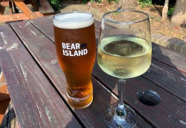 Sitting in the early evening sunshine, we were both pleased with our choice of drinks – a pint of Bear Island and a large, very good, Sauvignon Blanc