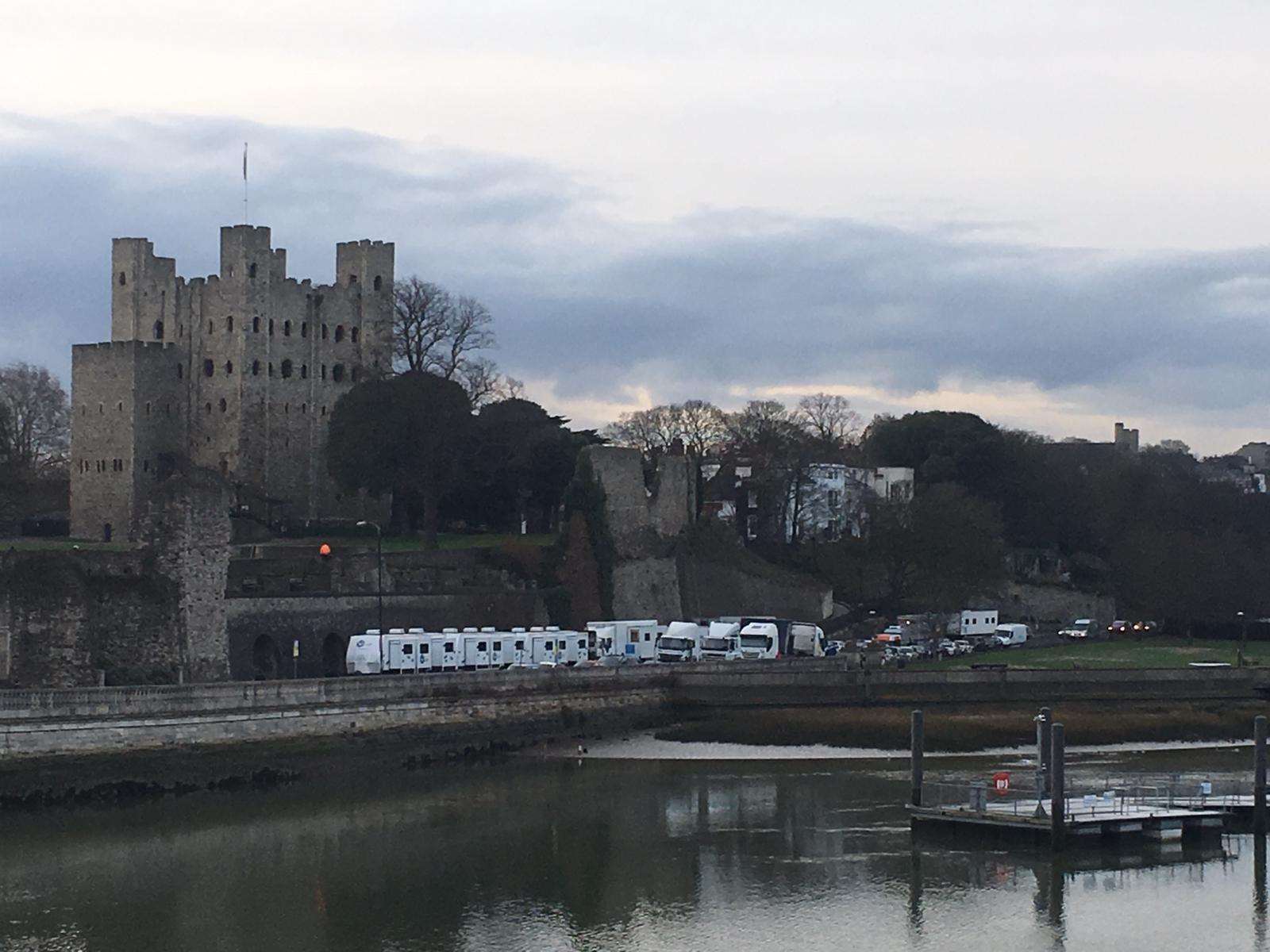 Film crews lined the Esplanade, Rochester (6824592)