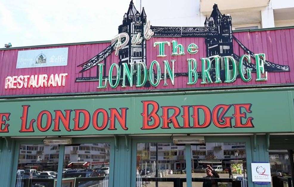 The London Bridge pub in Calais