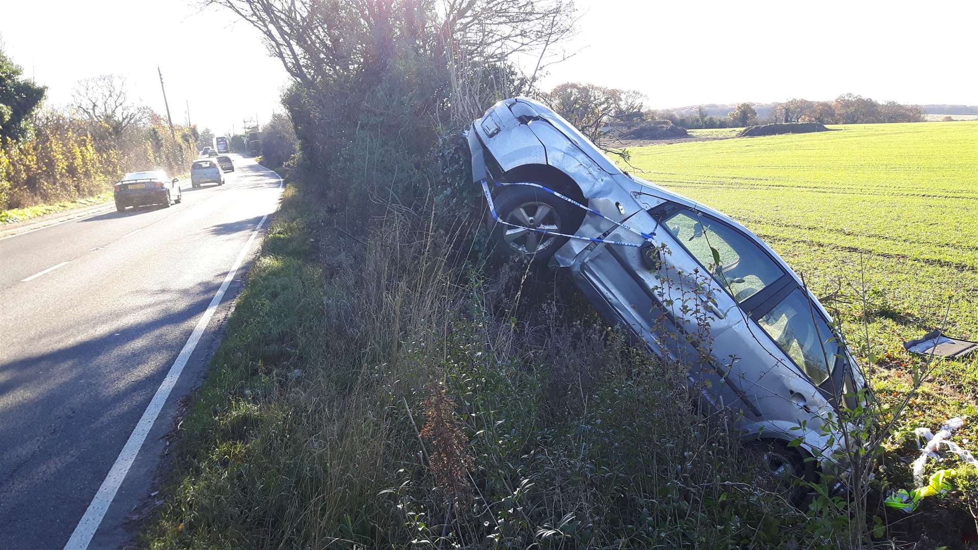 An abandoned crashed car in November 2016 (13367022)