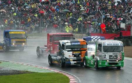 Ross Garrett (7) took the title after a last-lap crash between Steve Horne and David Jenkins. Picture: PETER STILL