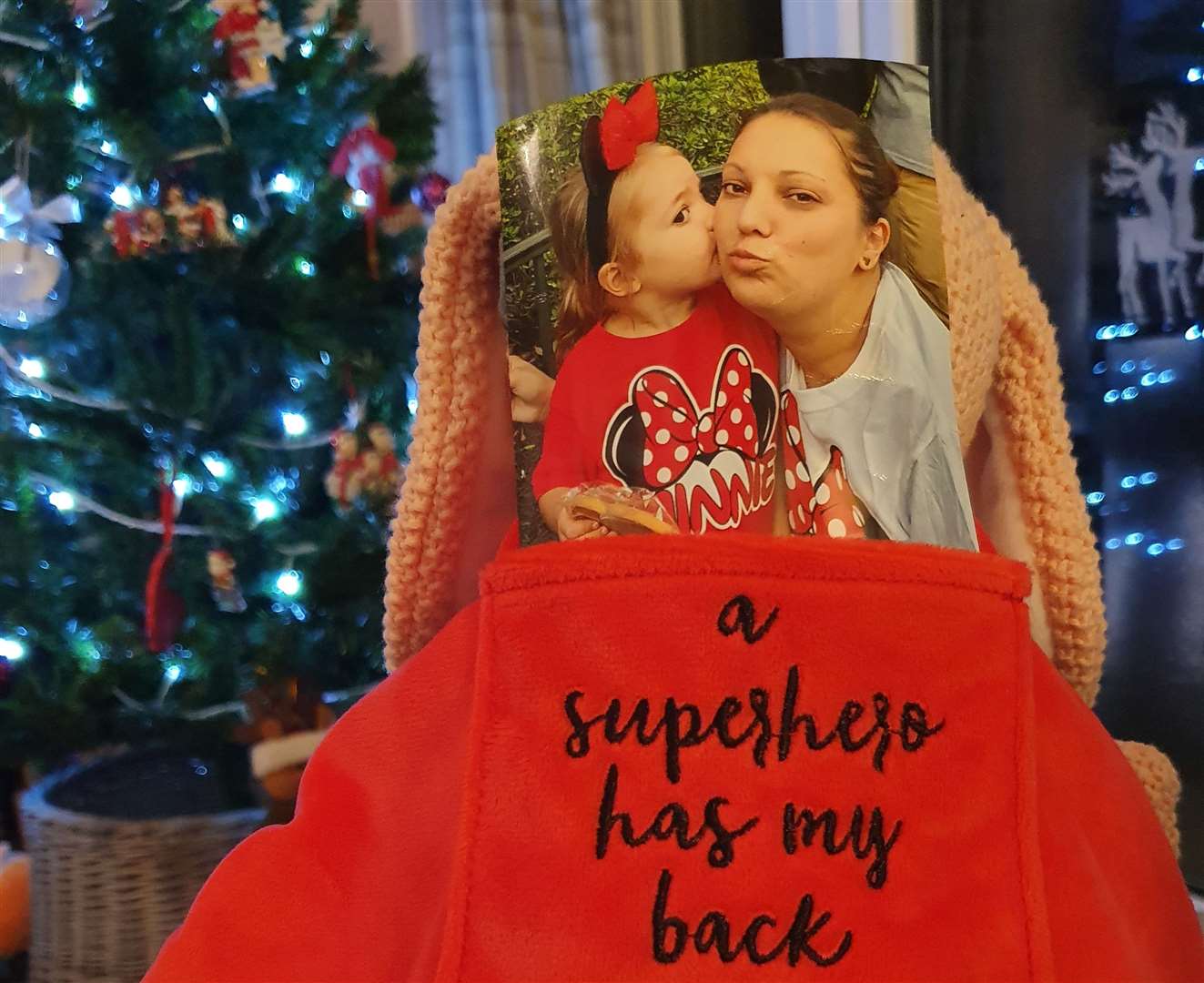 A picture of Molly Robinson with her late mother Lauren, who died of cancer last year