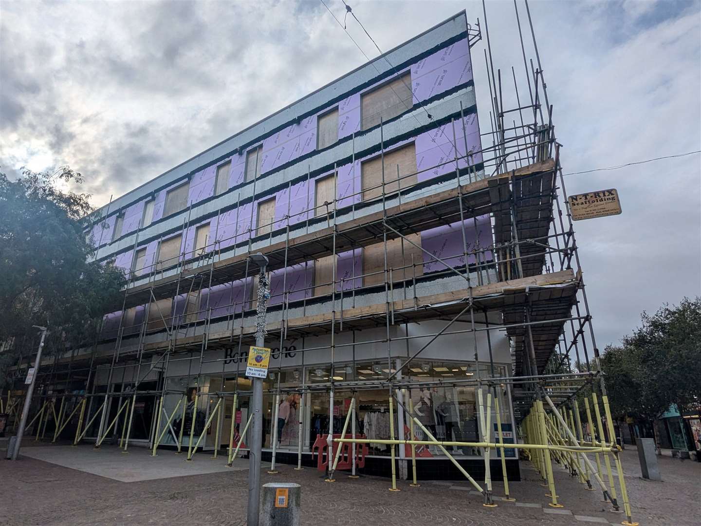 New scaffolding has gone up around Queens House at the junction of Sandgate Road and Guildhall Street in Folkestone