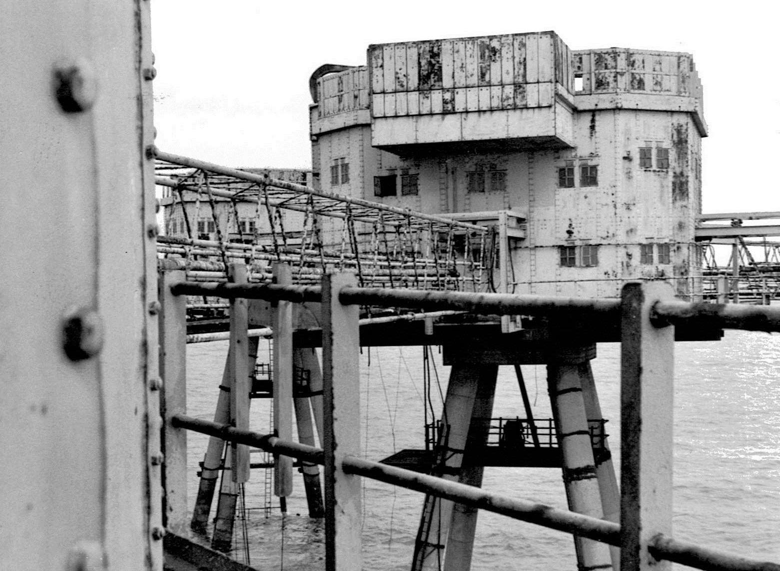 Shivering Sands tower and walkway