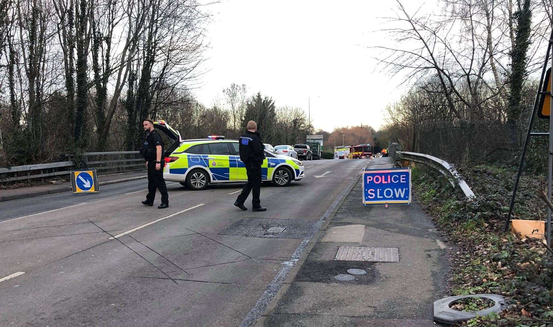 Police stopped drivers going over Canterbury Road bridge