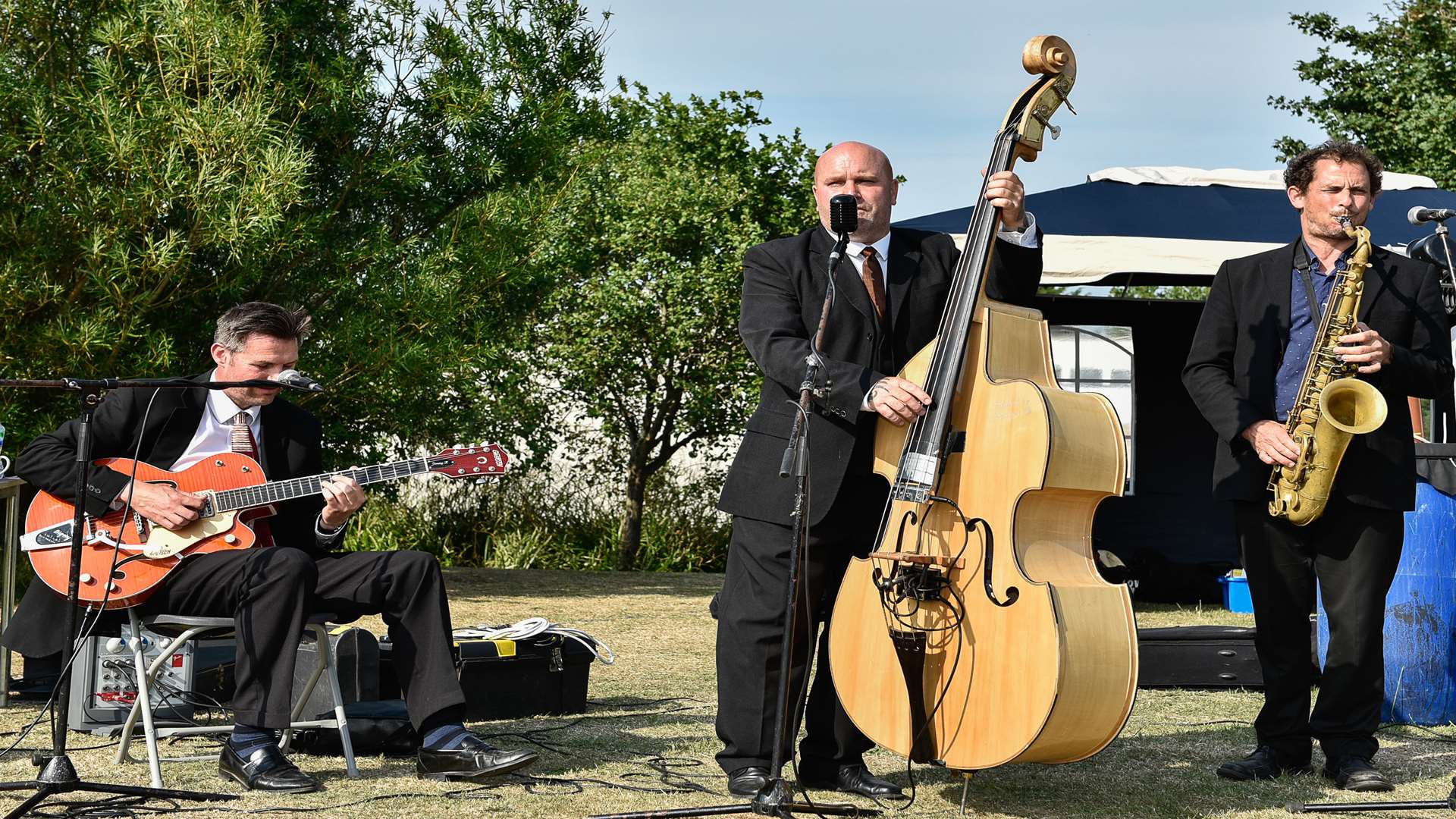 Kent jazz and swing band Hullabaloo