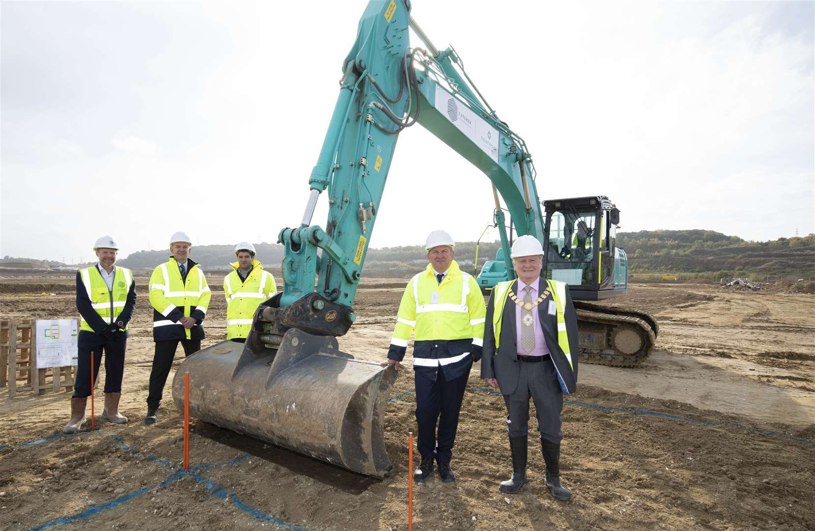 Clarion's head of development south east Matthew Riches, chief executive of Ebbsfleet Development Corporation Ian Piper, Countryside managing director Andrew Usher, EDC chairman Simon Dudley, and Mayor of Dartford Cllr Paul Cutler