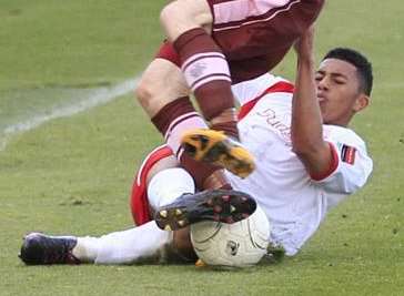 Aaron Simpson in action for Whitstable last season Picture: Les Biggs