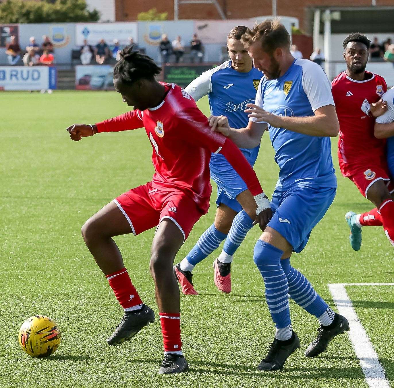 Eri Akintimehin keeps possession under Kennington pressure on Saturday. Picture: Les Biggs