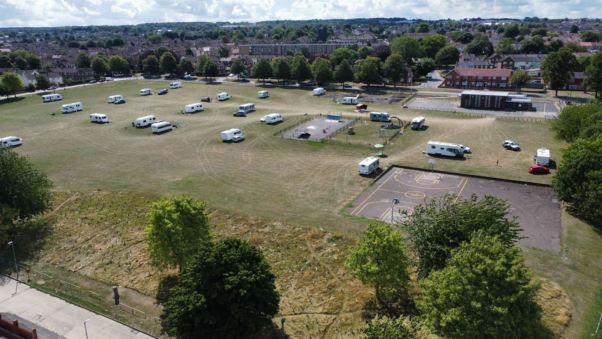 Travellers in Beeching Way in Twydall (58858160)