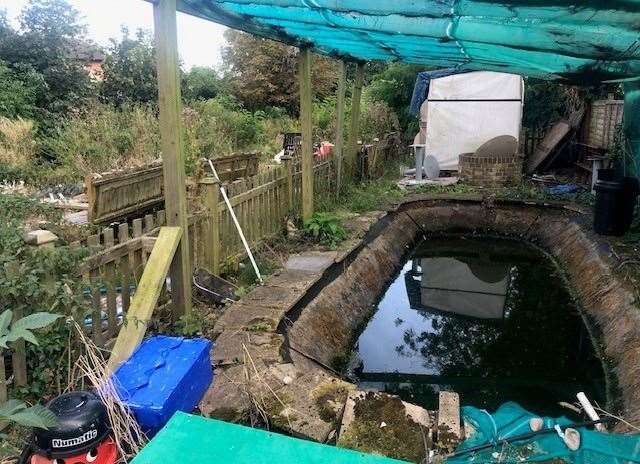 This is the rest of the pub garden but it was fenced off so punters don’t stray onto the wild side