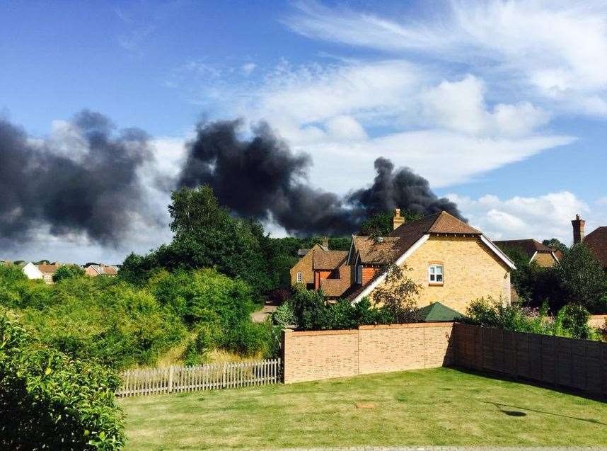 Smoke plumes on Kings Hill. Pic: @MrThaiBox123