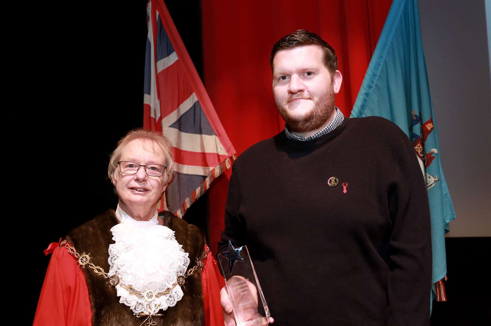 Mayor Cllr Lyn Milner and Chris Bradford from Morrisons. Gravesham Civic Awards 2021. Pictures Phil Lee/Gravesham council (52533261)