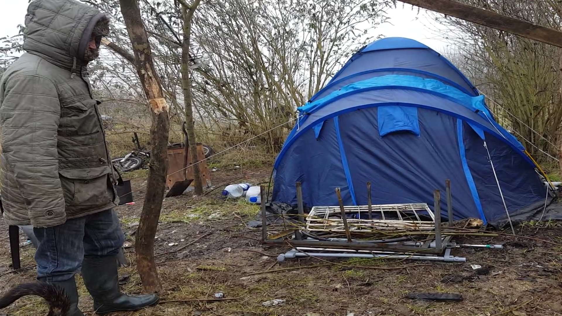 The pair live in a six-man tent in Snodland