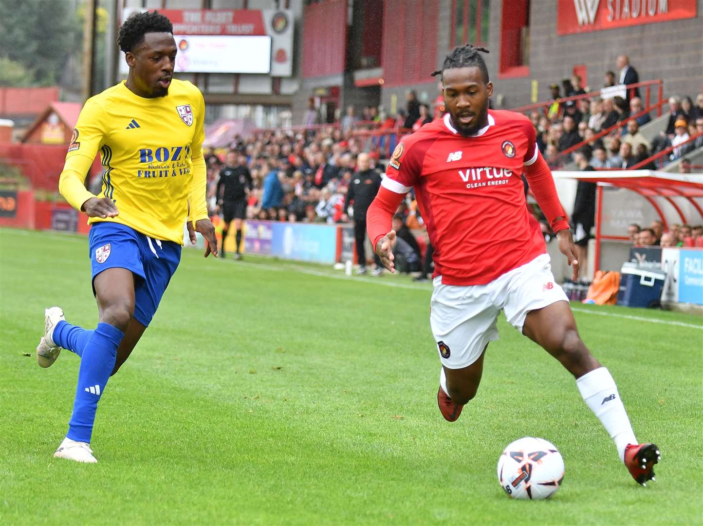 Striker Dominic Poleon drives forward for Ebbsfleet United. Picture: Ed Miller / EUFC