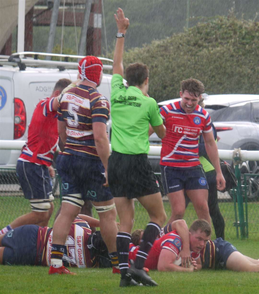 Hugo Watson scores a try for Tonbridge Juddians. Picture: Adam Hookway