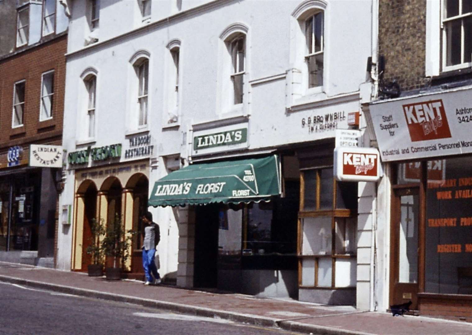 Linda's Florist in Bank Steet in 1993