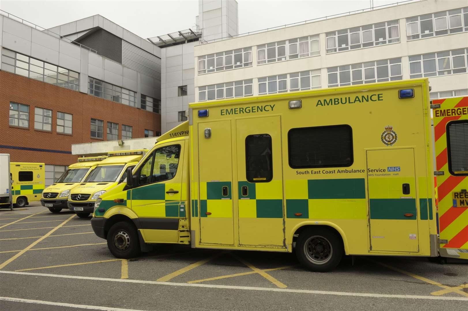 Ambulance. Medway Maritime Hospital, Gillingham. Picture: Steve Crispe FM3813676 (43777838)