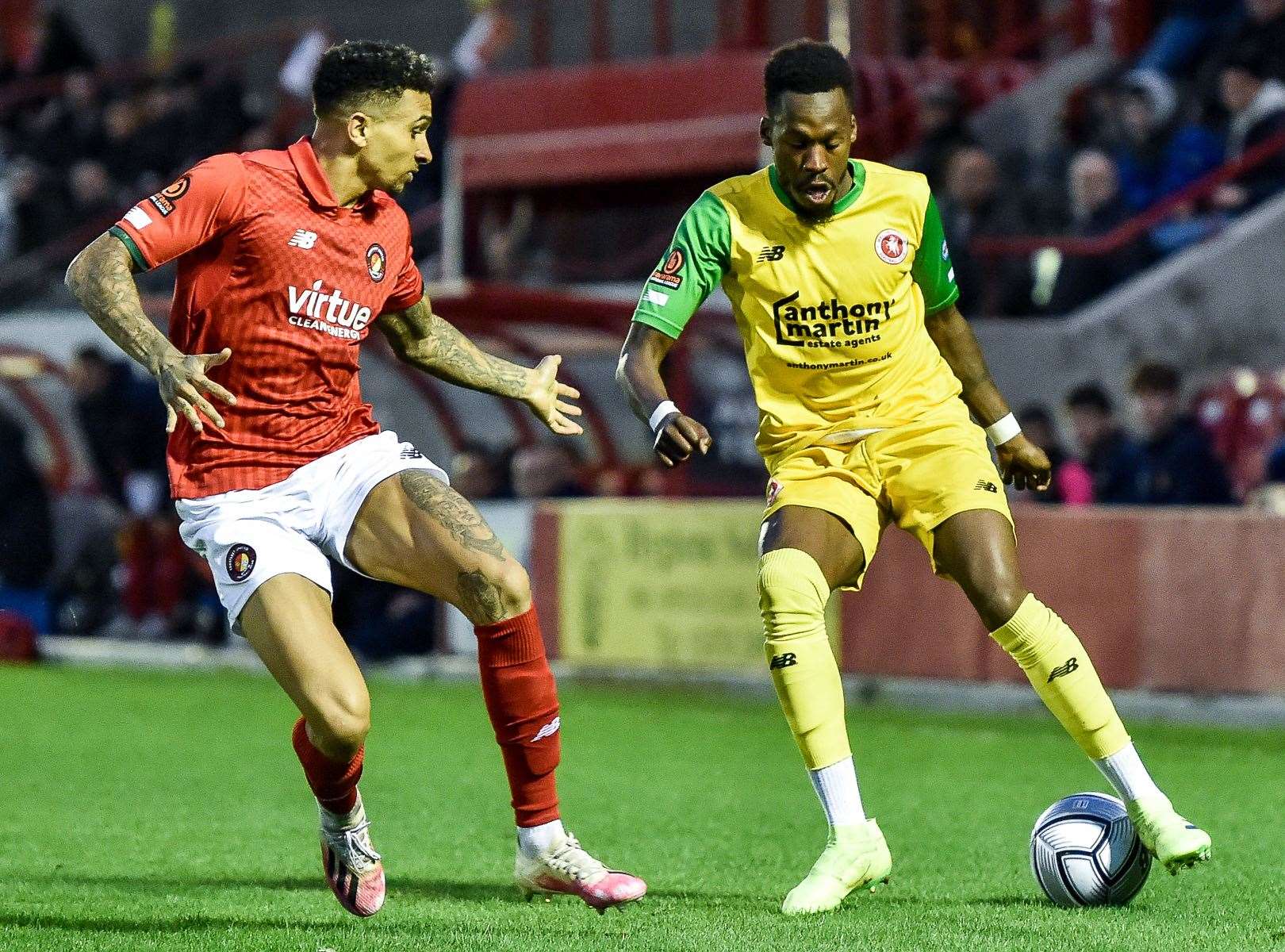 Welling's Kristian Campbell is up against Ebbsfleet's Tobi Adebayo-Rowling on Saturday. Picture: Dave Budden (53212049)