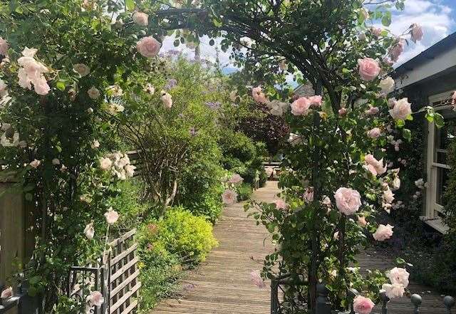 To be fair, we would have missed this beautiful arched entrance to the garden if we’d been allowed to take the route favoured by locals