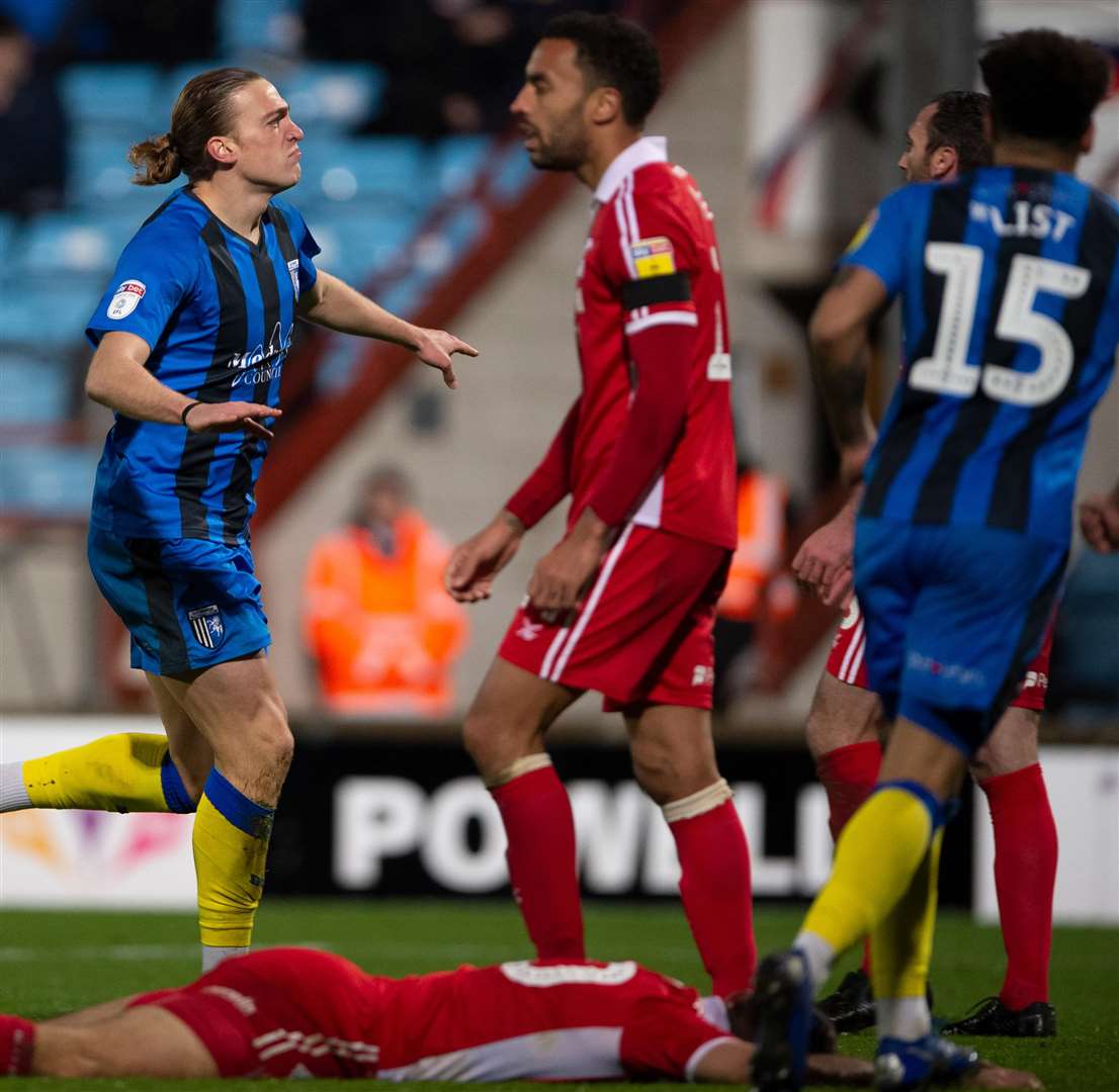 Tom Eaves celebrates the opening goal Picture: Ady Kerry