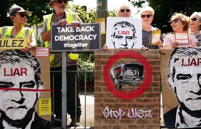 Crowds gathered in Orpington to protest against the ULEZ expansion. Picture: Victoria Jones/ PA