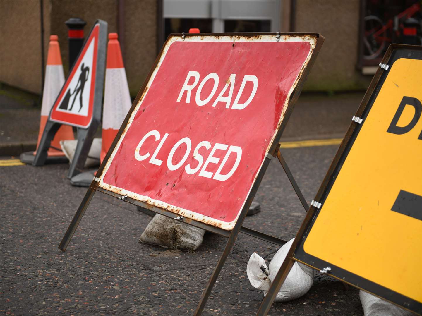 Road closed sign. Stock photo: James Mackenzie