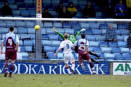 Romain Larrieu is powerless to prevent Dave Mulligan's free-kick finding the top corner. Picture: ANDY PAYTON