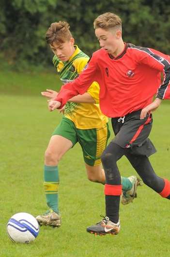 Rainham Kenilworth Athletic power forward against Cliffe Woods Colts under-15s. Picture: Steve Crispe