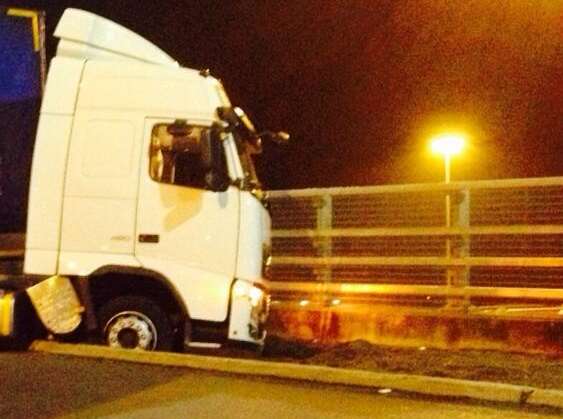 The lorry stuck in the gravel trap is causing the delays. Picture: @kentpoliceroads