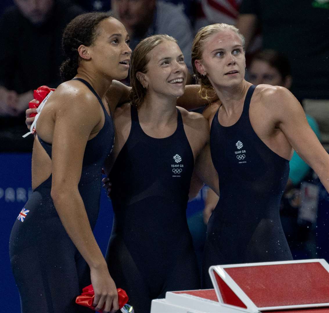 Eva Okaro, left, helped Team GB to seventh place in the 4x100m freestyle relay final at the Paris La Defense Arena. Picture: Sam Mellish/Team GB