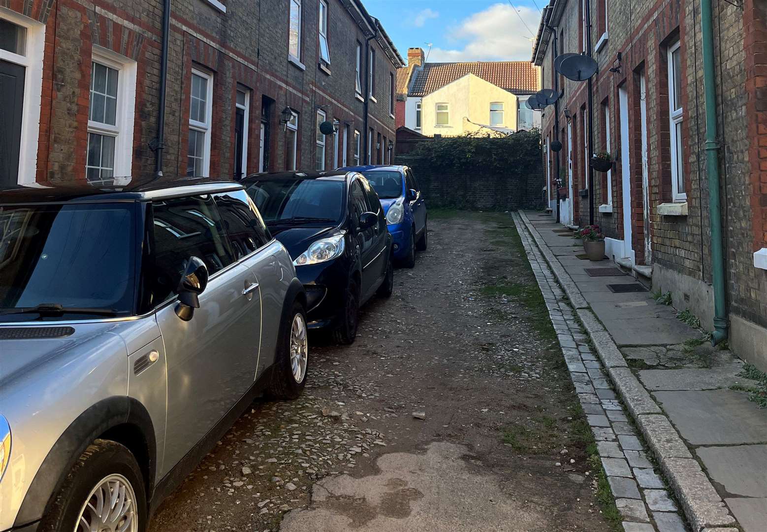 There are 16 houses in Florence street but limited space for cars