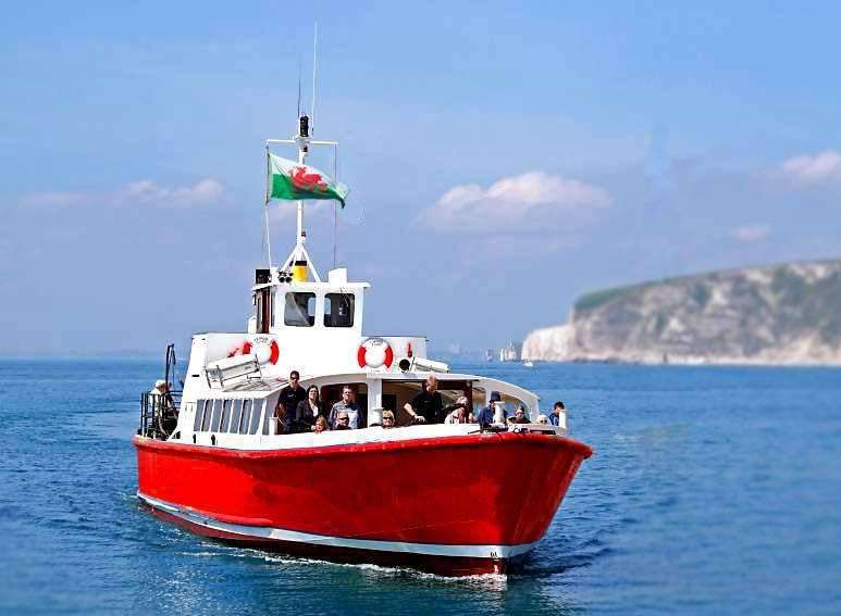 The Dame Shirley from Cardiff Bay is to be renamed the Spirit of Sheppey and will start ferry trips from Sheppey to Southend in May 2018. It has been bought by Blue Town entrepreneur Dave Wilcock of Island Cruises Ltd.