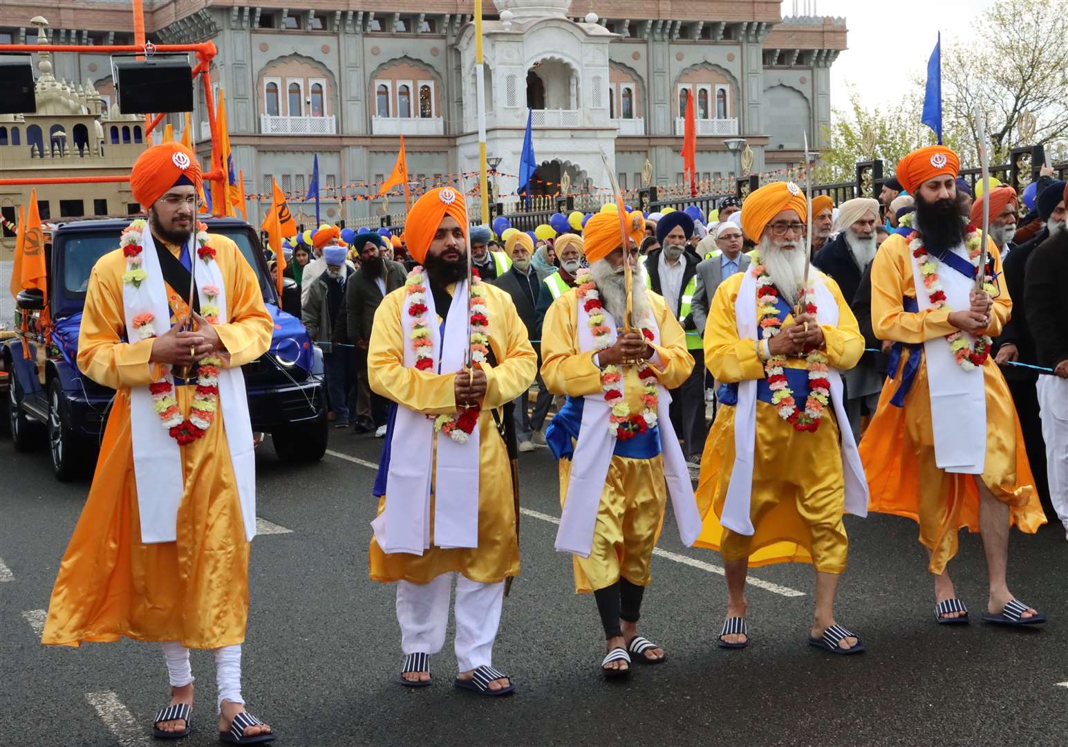 The five beloved will lead the procession