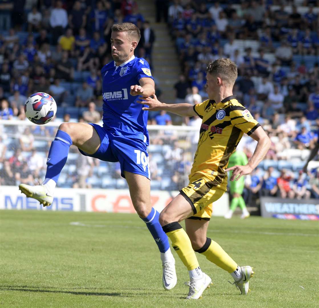 Olly Lee on the ball. Picture: Barry Goodwin