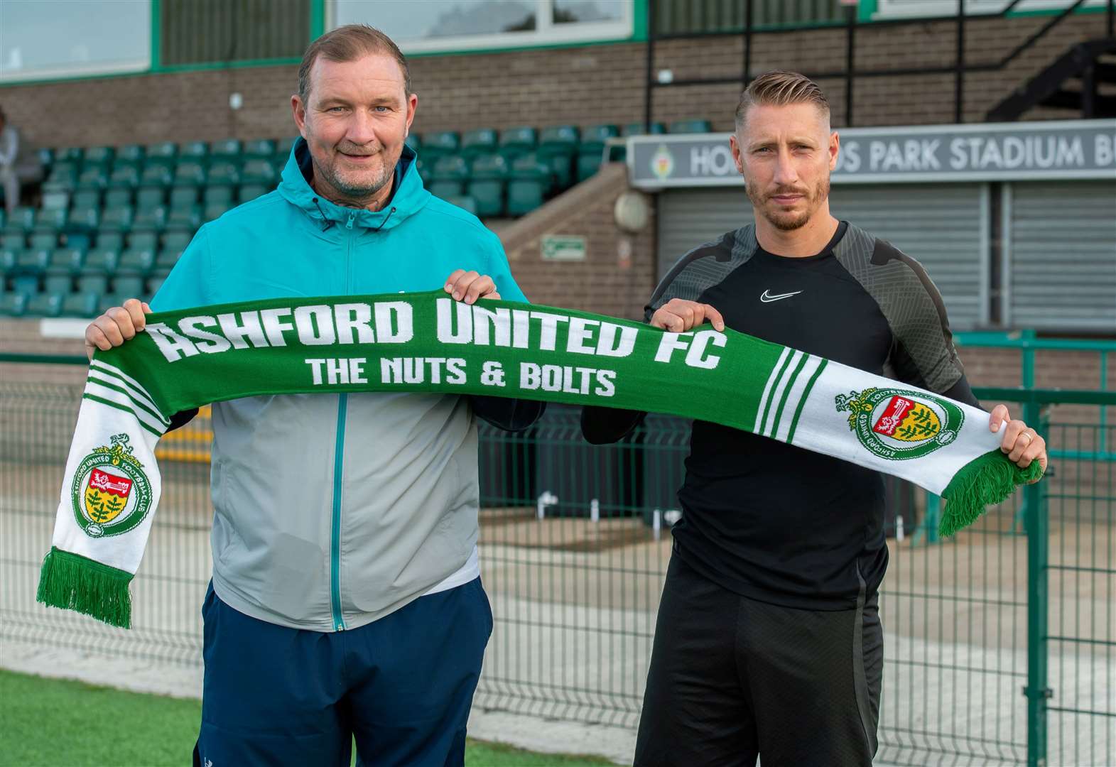 Ashford United manager Danny Kedwell with new signing Lee Martin. Picture: Ian Scammell