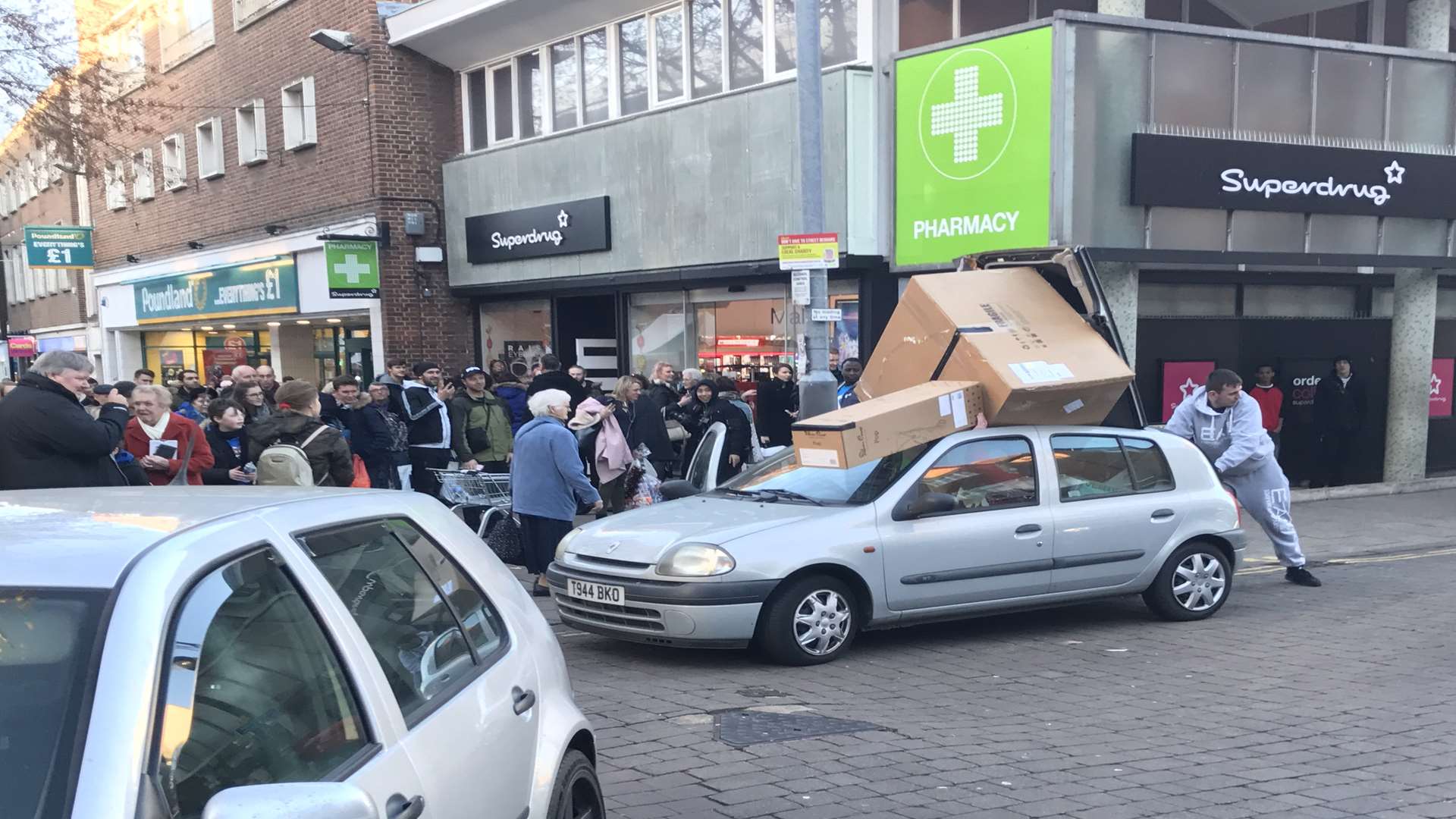 Bargain hunters cut the roof off of a Renault Clio