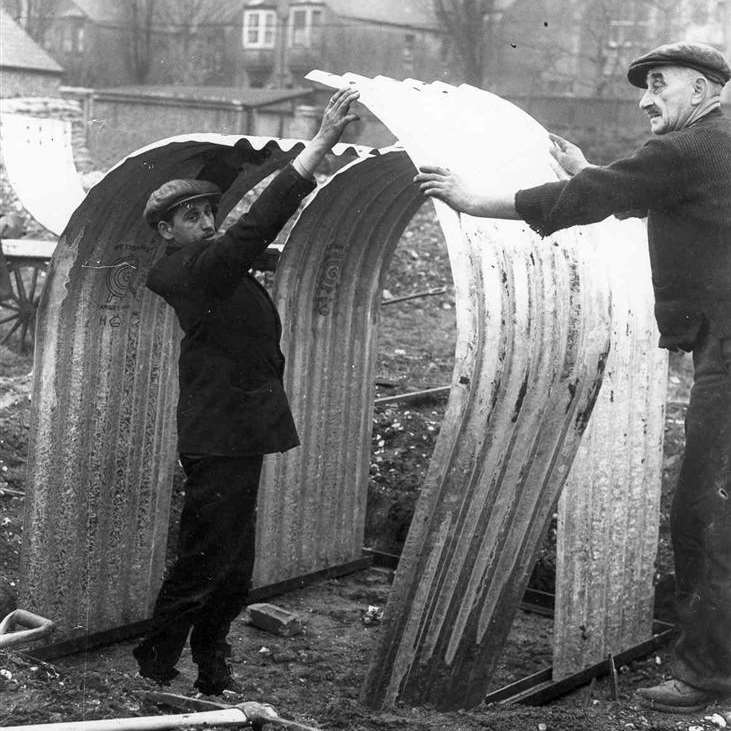 Building an Anderson Shelters in back gardens