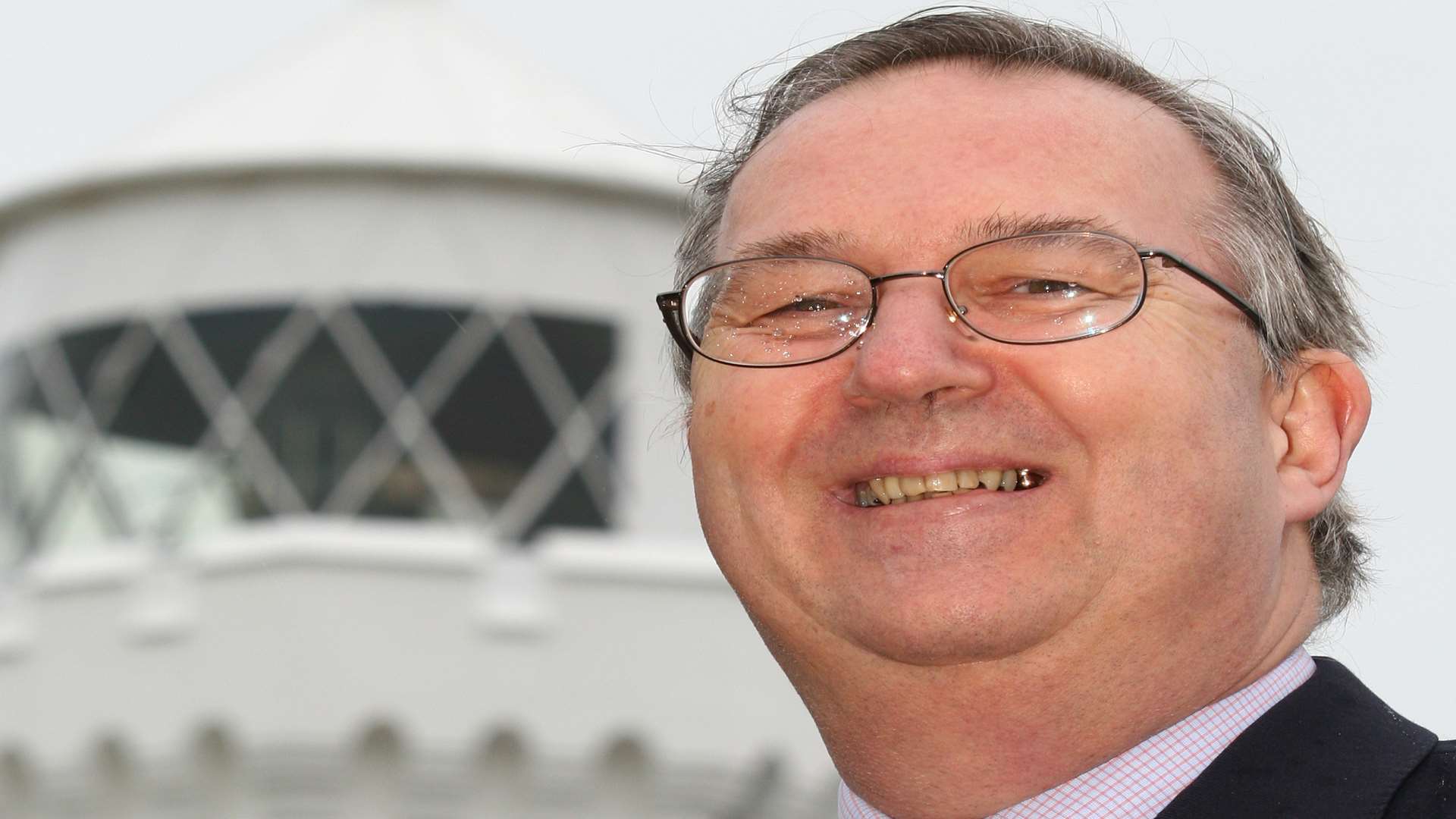 Dover council leader Paul Watkins will retire as leader and ward councilor for St Margaret's-at-Cliffe on Saturday, September 30